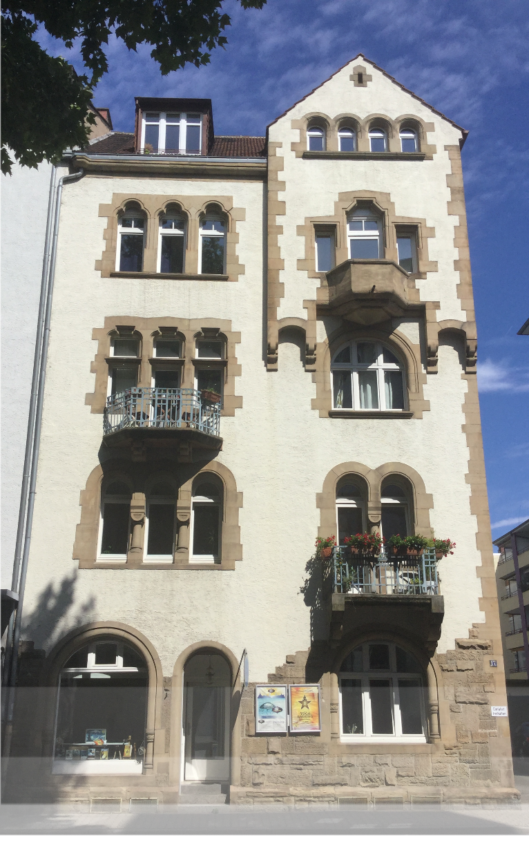 Galerie Denke Gebäude Kunst lässt Menschen wachsen und besonders für Personen die Herausgefordert sind bietet die Kunsttherapie eine gute Möglichkeit sich auszudrücken und innerlich zu wachsen.